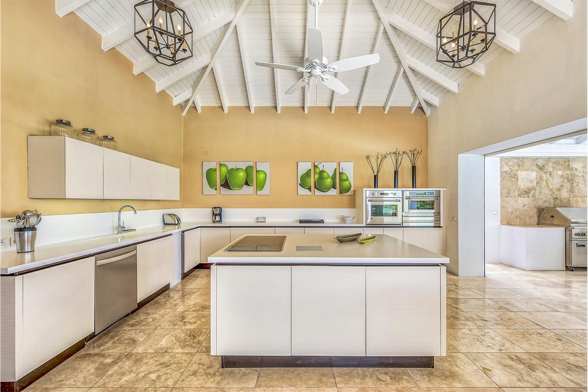 16-Bamboo-Kitchen_Location villa Terres Basses Saint Martin